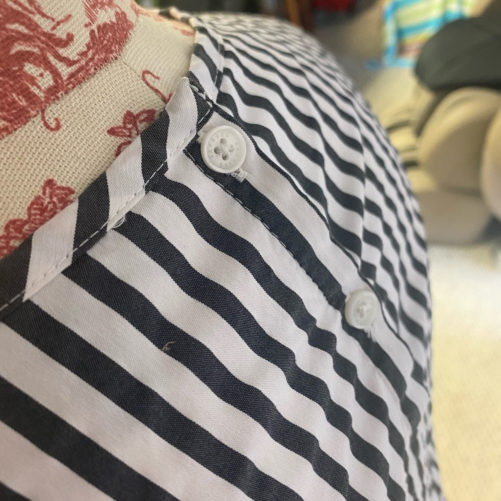 Express Shirt - Picture 2 of 3